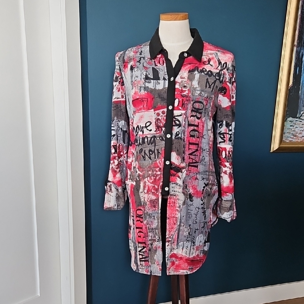 Graphic Button-Up Shirt in Red & Black